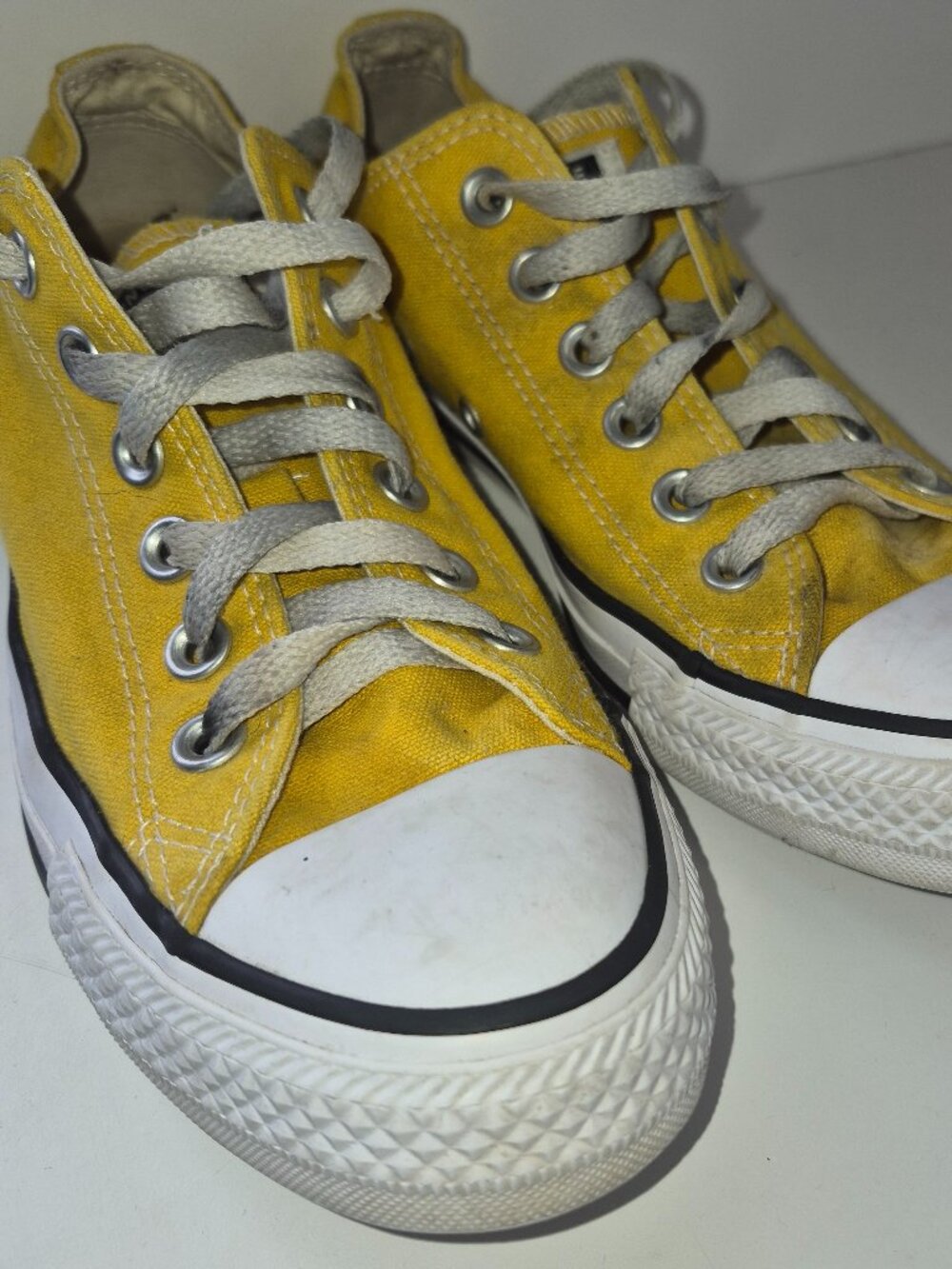 Converse All Star Yellow Low Top Sneakers Men’s Size 4 Canvas S